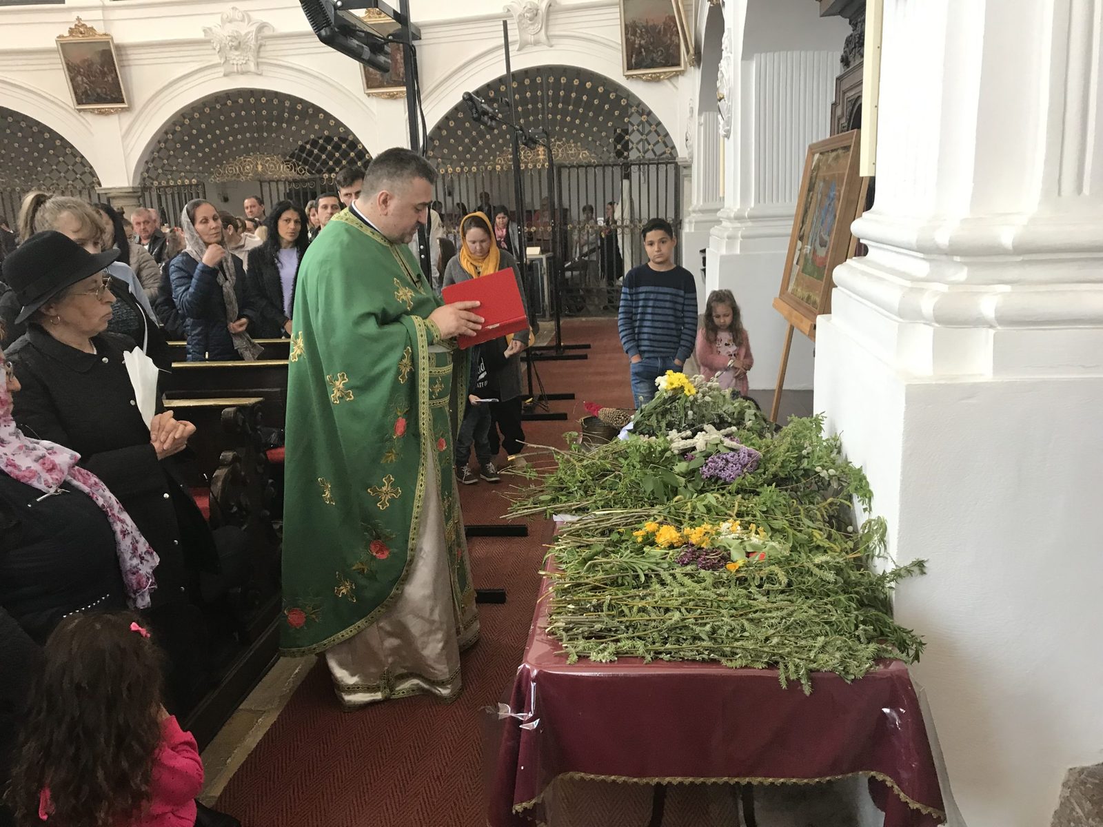 Biserica noastră din Straubing va fi deschisă de Florii şi de Paşti!