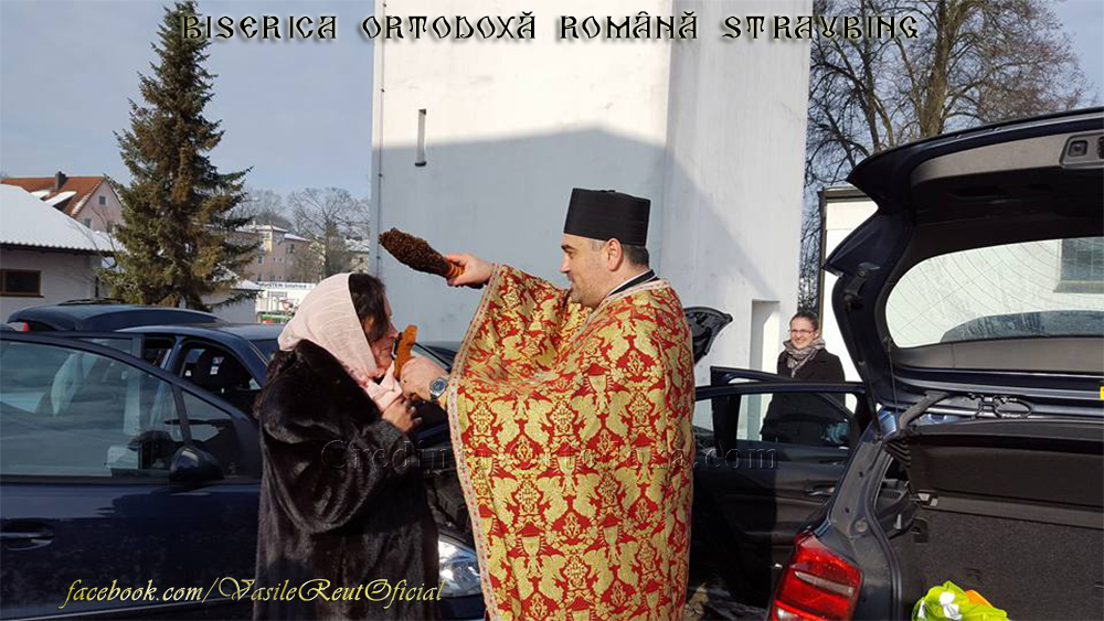Numeroşi credincioşi prezenţi la slujba de Bobotează, la Biserica Ortodoxă Română "Sfinţii Împăraţi Constantin şi Elena" din Straubing