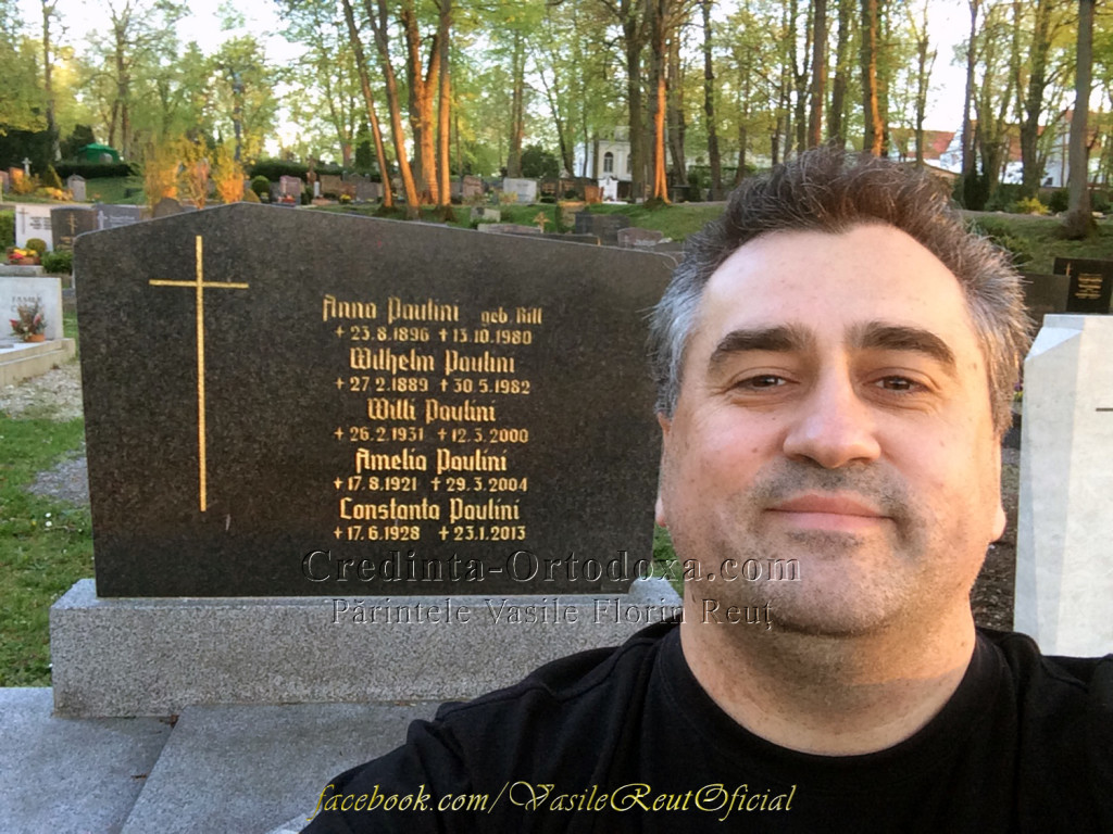 Und da „Selfies“ gerade im Trend liegen, hier ist eines zusammen mit einer alten Freundin und meiner geistlichen Tochter…