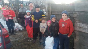 Dăruind vei dobândi – daruri pentru familii necăjite din satul Sfântu Ilie şi comuna Stroieşti, judetul Suceava – decembrie 2016