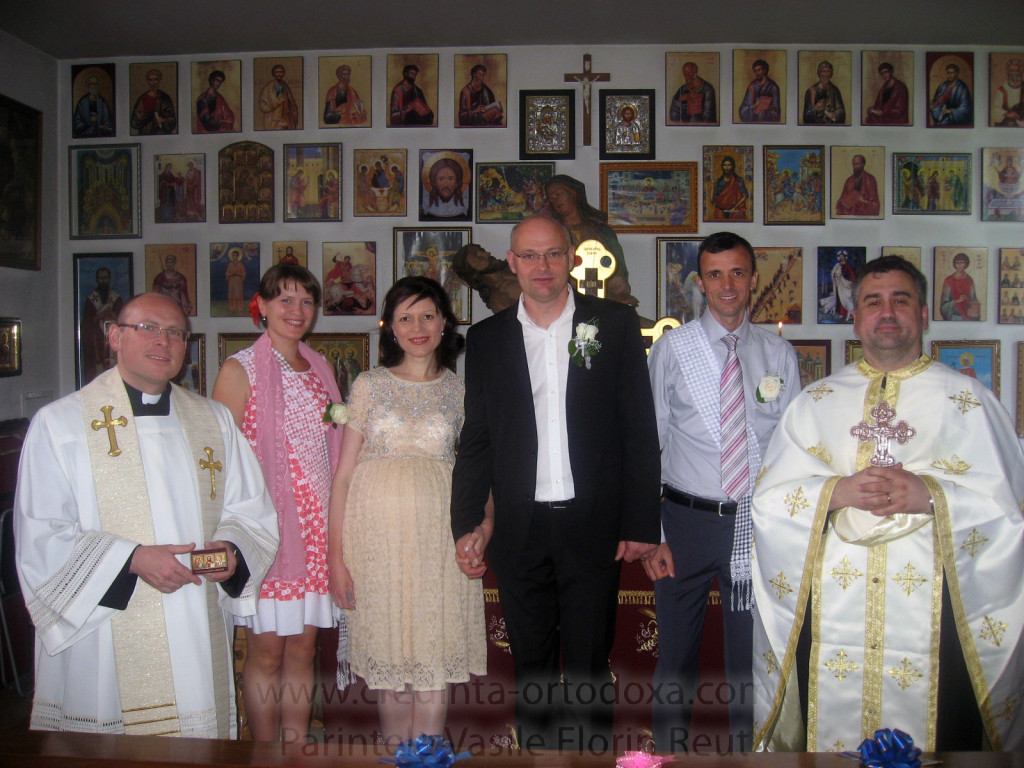 Tinerii Tatiana si Michael M. si-au unit destinele prin Sfanta Taina a Cununiei la Biserica Ortodoxa "Sfintii Imparati Constantin si Elena" din Straubing * Parintele Vasile Florin Reut * www.credinta-ortodoxa.com * Invitat din partea mirelui, parintele catolic Schwarzer M.