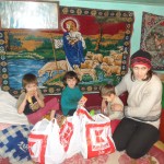 Daruind vei dobandi: Daruri pentru oameni săraci din Romania, în ajunul Crăciunului 2012 - actiune umanitara a Bisericii Ortodoxe Romane “Sfintii Imparati Constantin si Elena” din Straubing, Germania