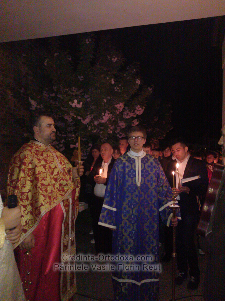 Slujba de Inviere din anul 2013 la Biserica Ortodoxa Romana “Sfintii Imparati Constantin si Elena” din Straubing * www.credinta-ortodoxa.com