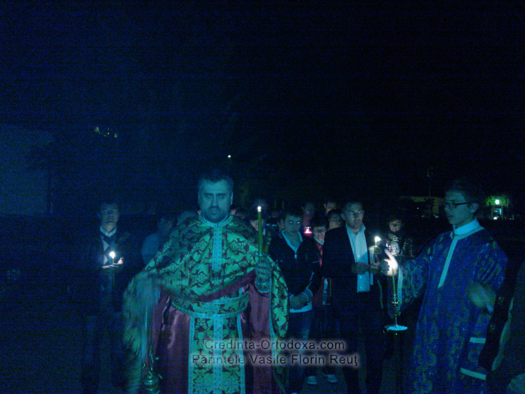 Slujba de Inviere din anul 2013 la Biserica Ortodoxa Romana “Sfintii Imparati Constantin si Elena” din Straubing * www.credinta-ortodoxa.com