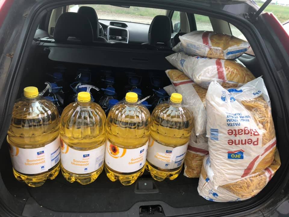 „Împreună pentru un MÂINE mai bun”: Mâncare pentru oameni săraci din România, Acţiunea de Primăvară 2020 - Distribuirea alimentelor