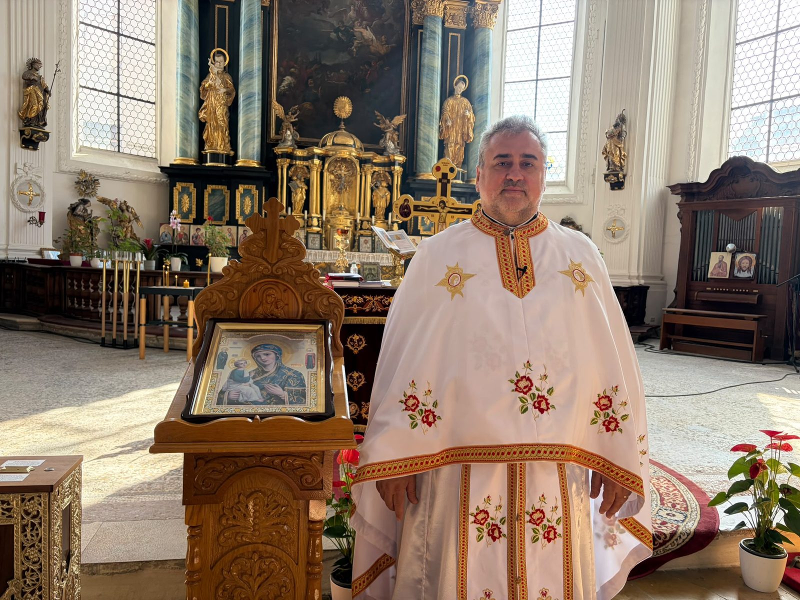 Părintele Vasile Florin Reuţ - 40 de Sfinte Liturghii. 40 de zile. 40 de întâlniri cu Hristos.