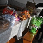 Daruind vei dobandi: jertfa fratiilor voastre ajunge la acesti oameni necajiti in primul rand sub forma de alimente, rechizite scolare (acolo unde este cazul), precum si alte produse de stricta necessitate - actiune umanitara la sfarsit de an 2013 a Bisericii Ortodoxe Romane “Sfintii Imparati Constantin si Elena” din Straubing, Germania * www.credinta-ortodoxa.com