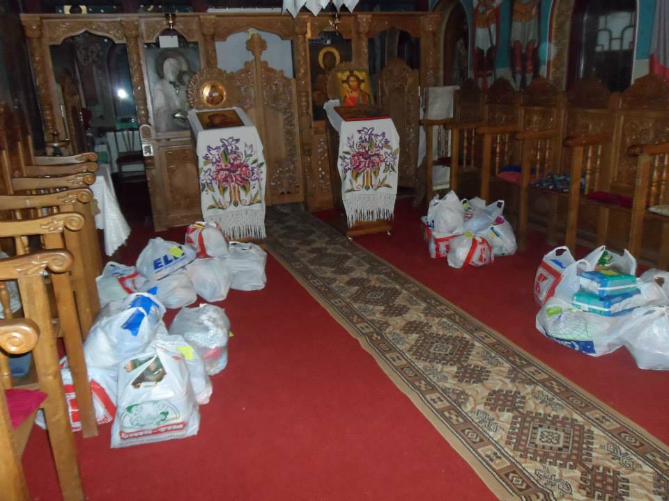 Cosul Familiei - actiunea noastra umanitara din Botosani - Noiembrie 2013 - Pachetele sunt pregatite si asteapta sa fie impartite familiilor nevoiase cu multi copii